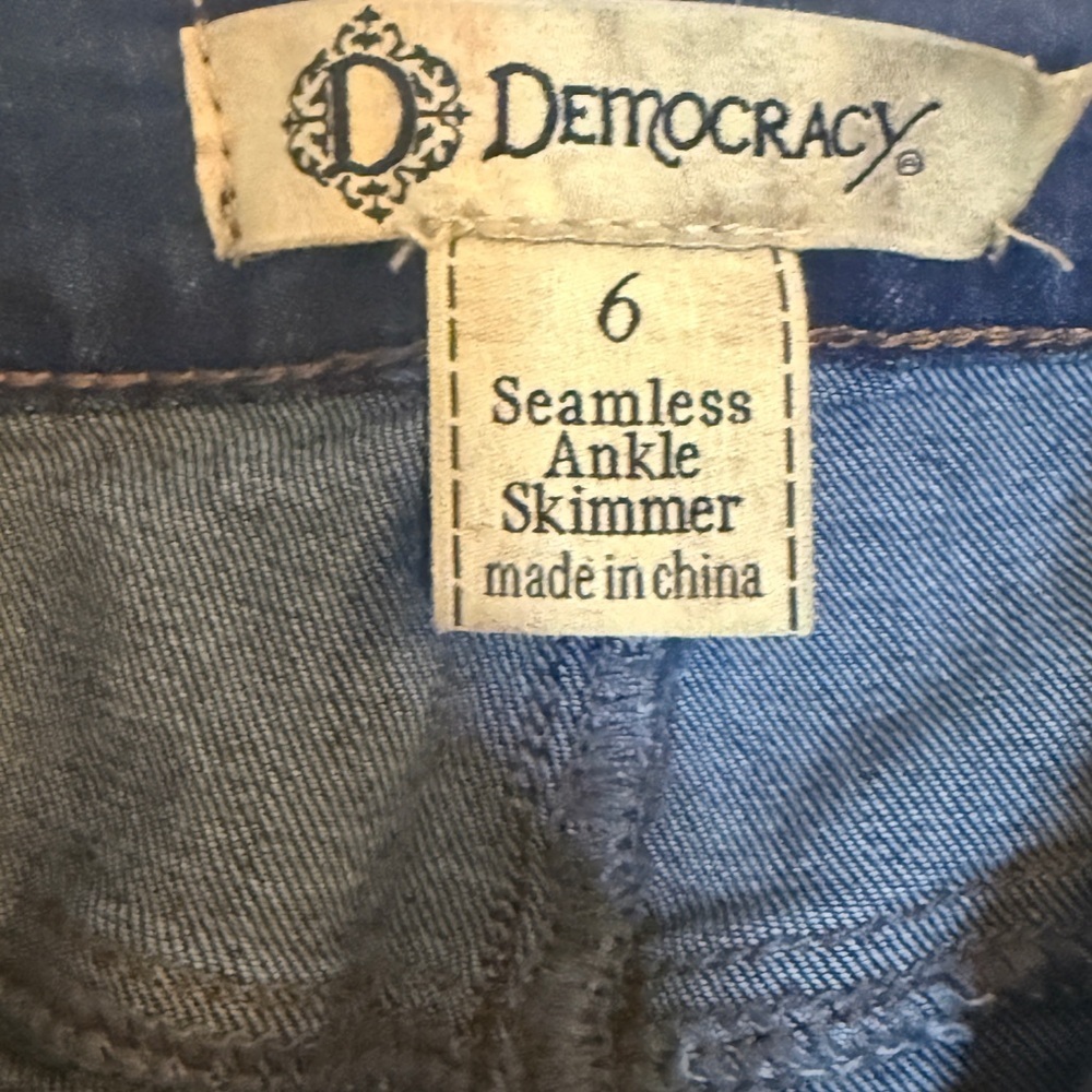 Democracy Seamless Ankle Skimmer Dark Wash Jeans| Raw Hem| Skinny Stretch - Picture 6 of 7